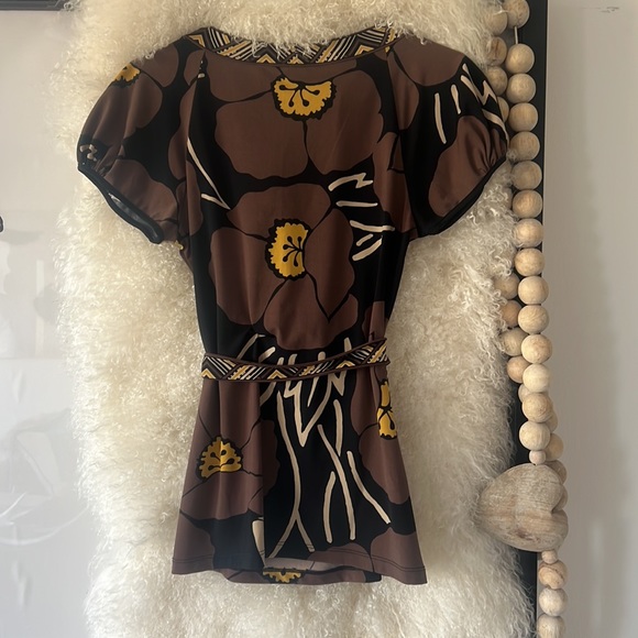 BCBG MaxAzria V-Neck Blouse, Size M - Picture 2 of 7